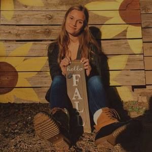 Meet your Posher, Maegan